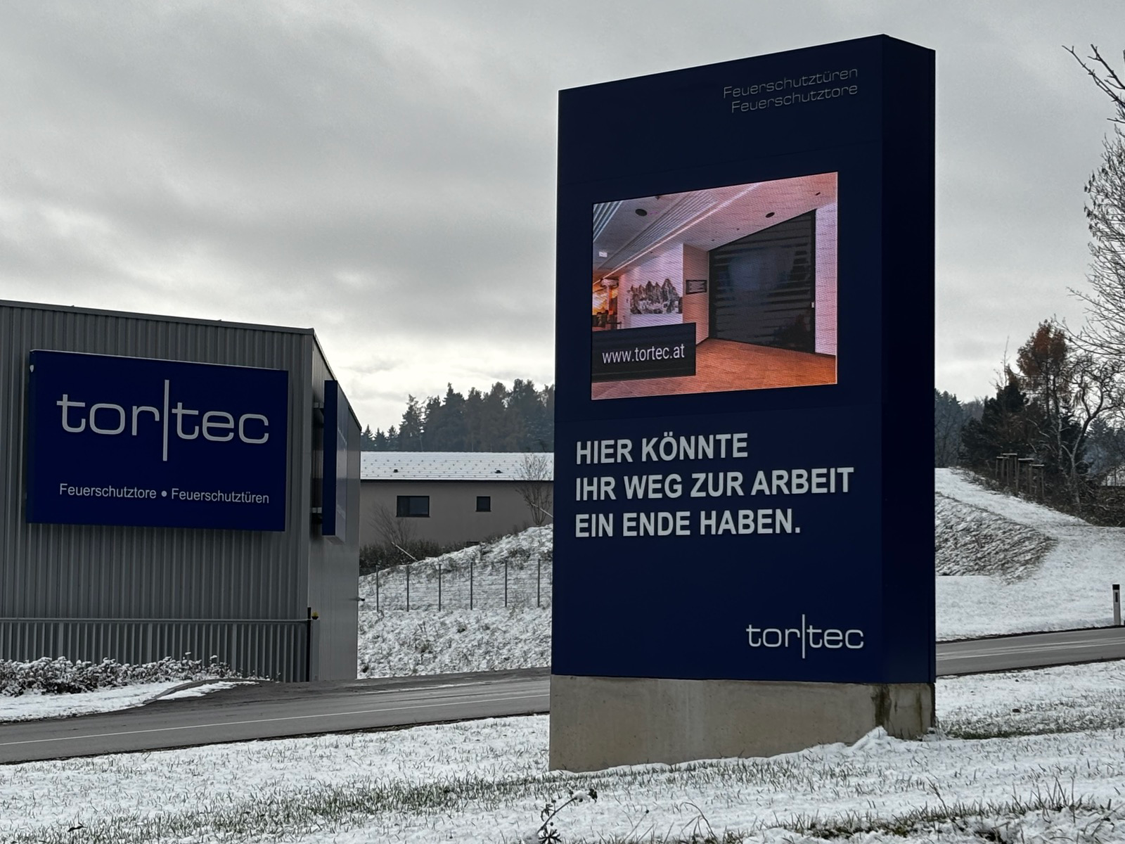 Tortec Branschutztor Signage LED-Display